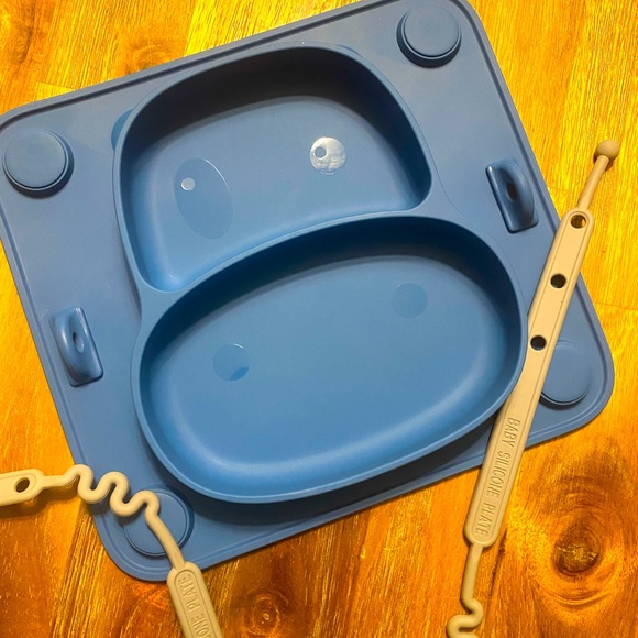 COPY - Suction plate with utensil straps - Picture 1 of 5